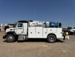 2015 PETERBILT 337 SERVICE TRUCK MT03 - Image 2